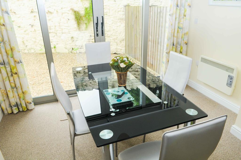 Your Stay Bristol Cotham Lawn Esterno foto
