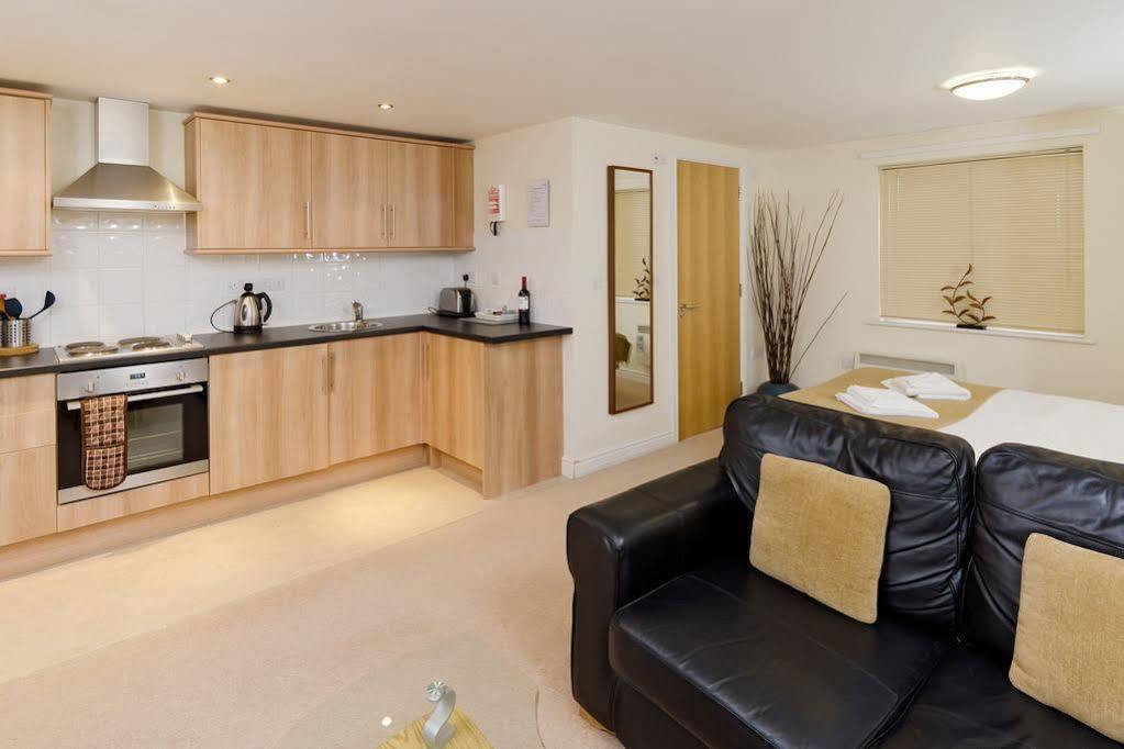 Your Stay Bristol Cotham Lawn Esterno foto