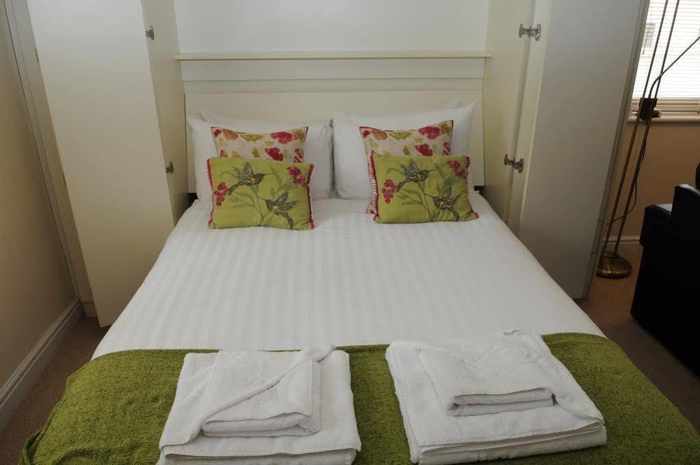 Your Stay Bristol Cotham Lawn Esterno foto