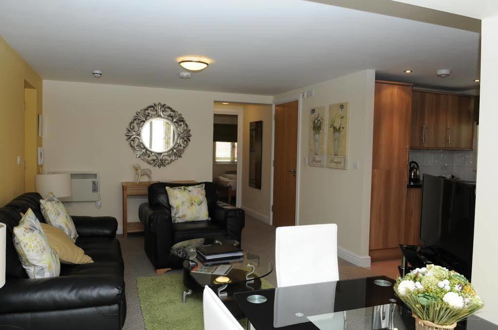 Your Stay Bristol Cotham Lawn Esterno foto